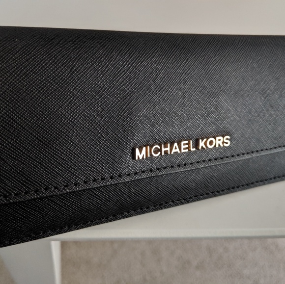 Black Michael Kors wallet - Picture 1 of 4